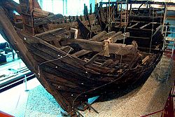 Reconstructed excavated cog from 1380 at Deutsches Schiffahrtsmuseum